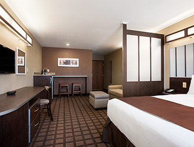 Microtel & Hotel 3*